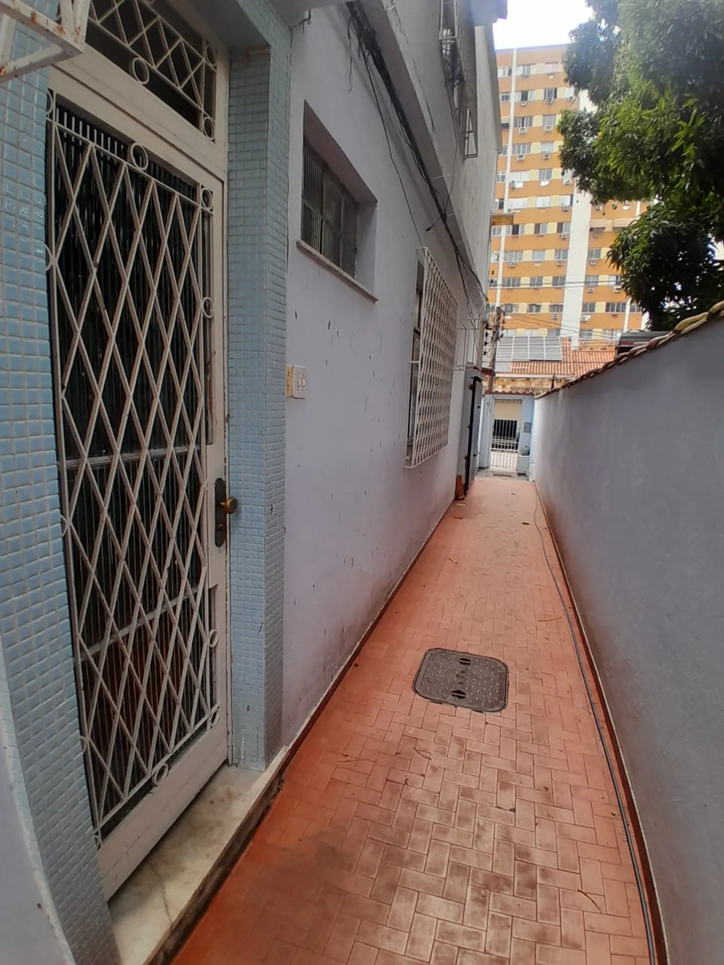 Apartamento de 3 quartos com armários planejados na cozinha — photo 35