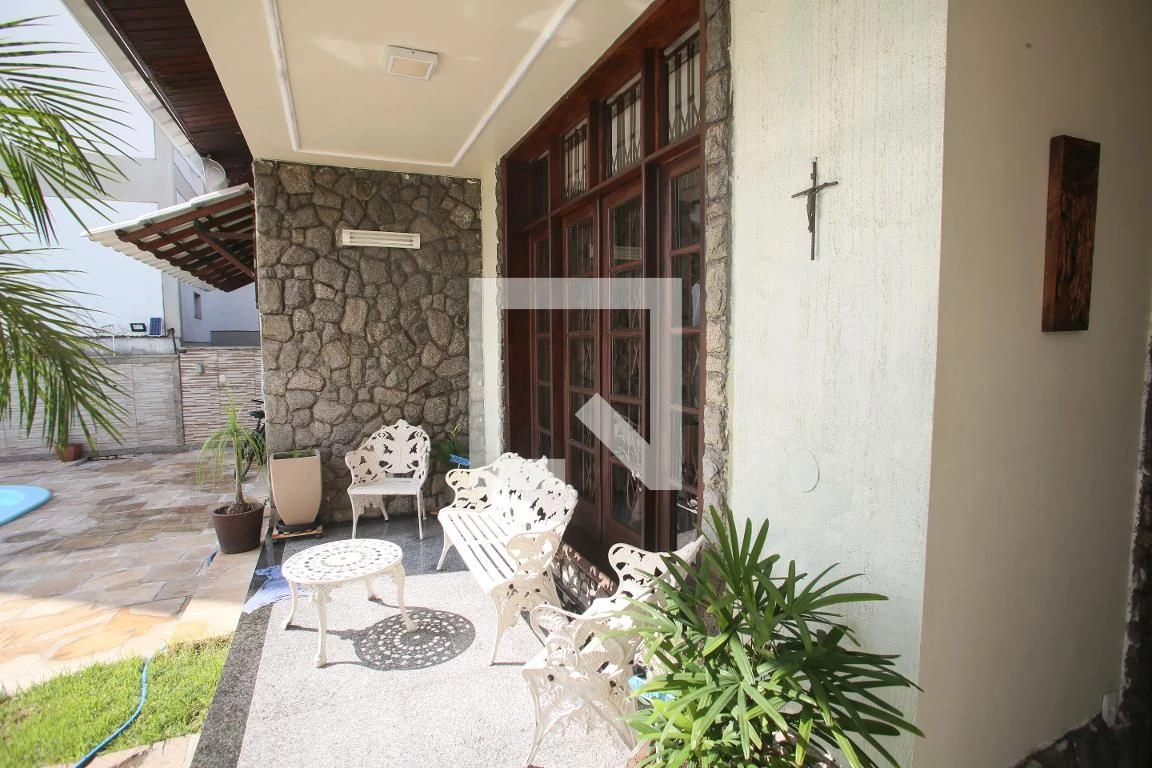 5-bedroom house with a bathtub in Rio de Janeiro — photo 35