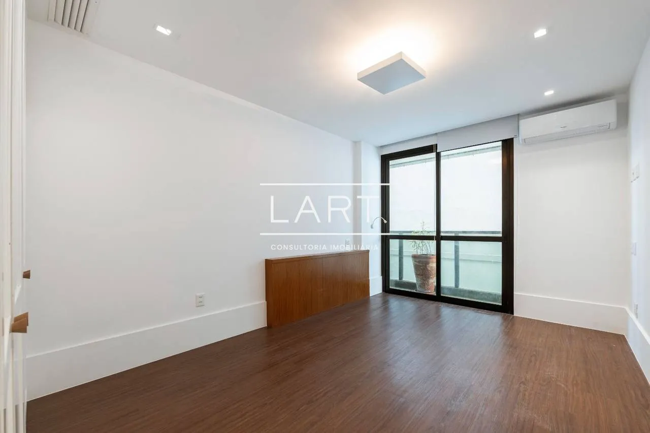 Apartamento de 3 dormitórios com home office e 310 m² — photo 11