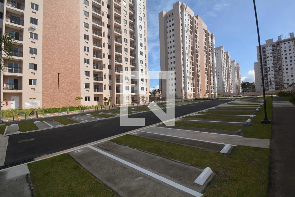 2-bedroom apartment in a building with a gym — photo 35