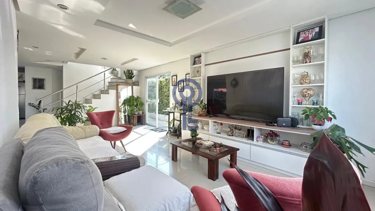 Furnished house with 5 bedrooms and 4 parking spots — photo 7