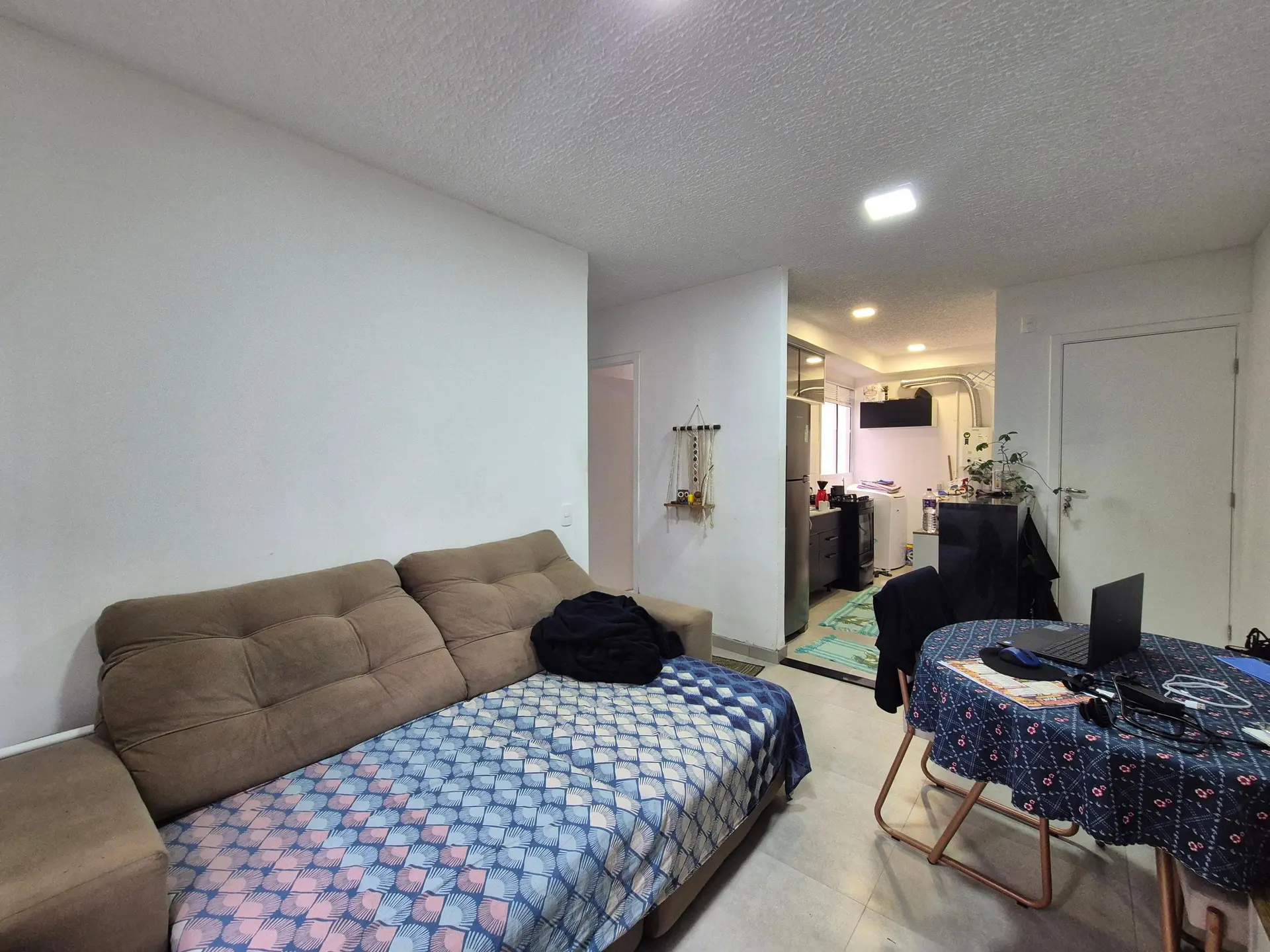 Furnished 2-bedroom apartment with open-plan kitchen — photo 10