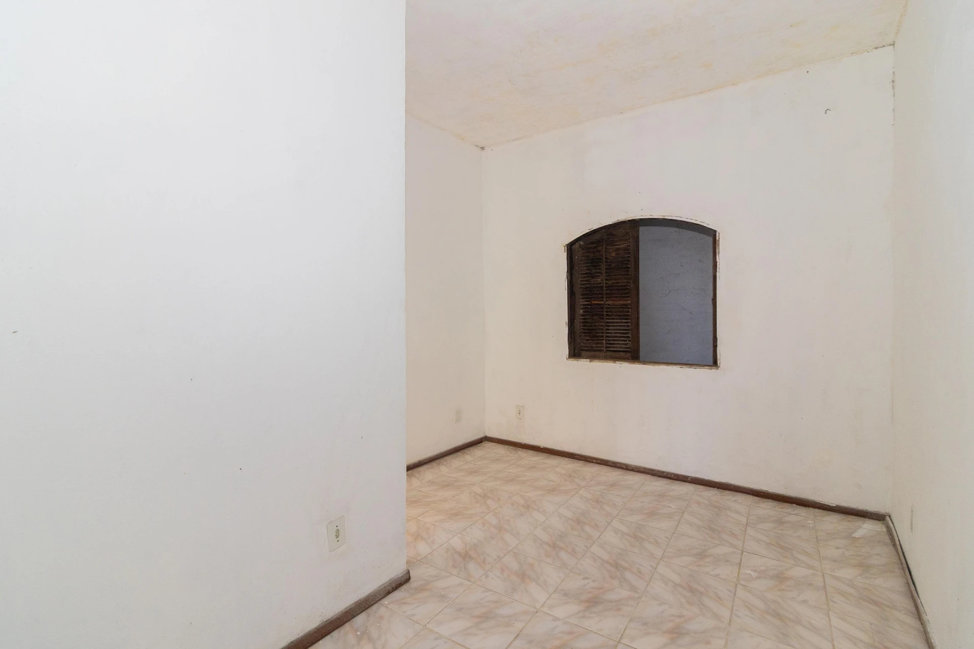 Casa sin amueblar con 2 dormitorios y balcón — photo 17