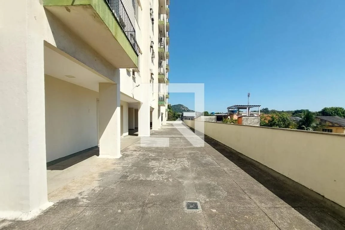 2-bedroom apartment in a building with a pool — photo 53