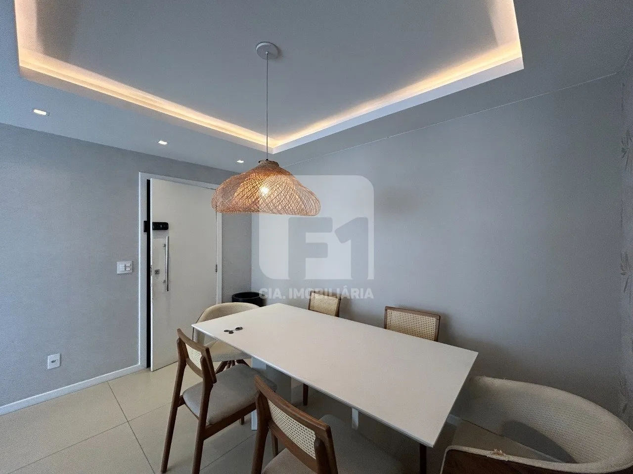 Furnished 3-bedroom apartment with 101 m² and balcony — photo 16
