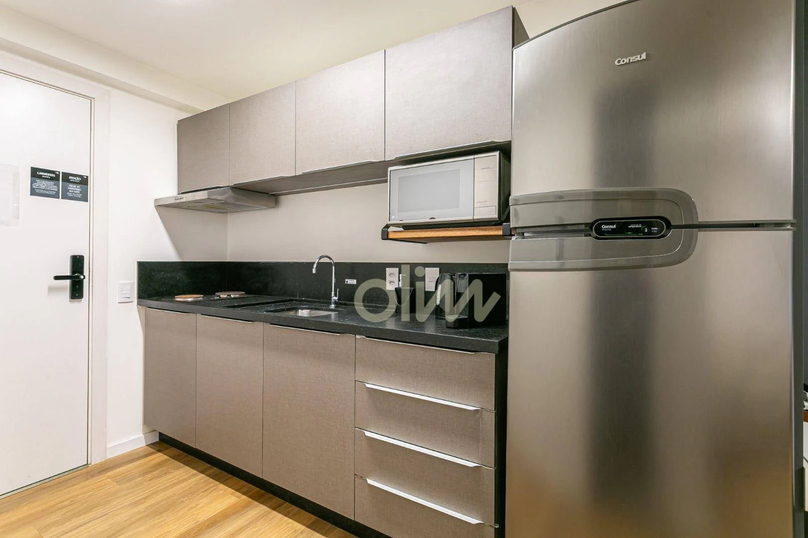 Studio mobiliado com cozinha aberta e 1 quarto suíte — photo 3
