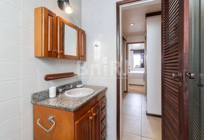 Furnished 161 m² apartment with 3 bedrooms and 2 suites — photo 25