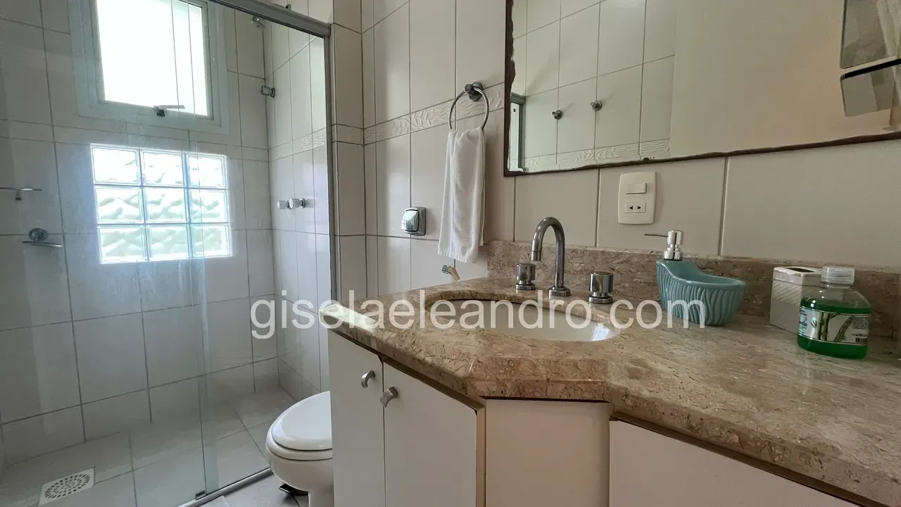 Furnished 2-bedroom apartment with 3 bathrooms — photo 10