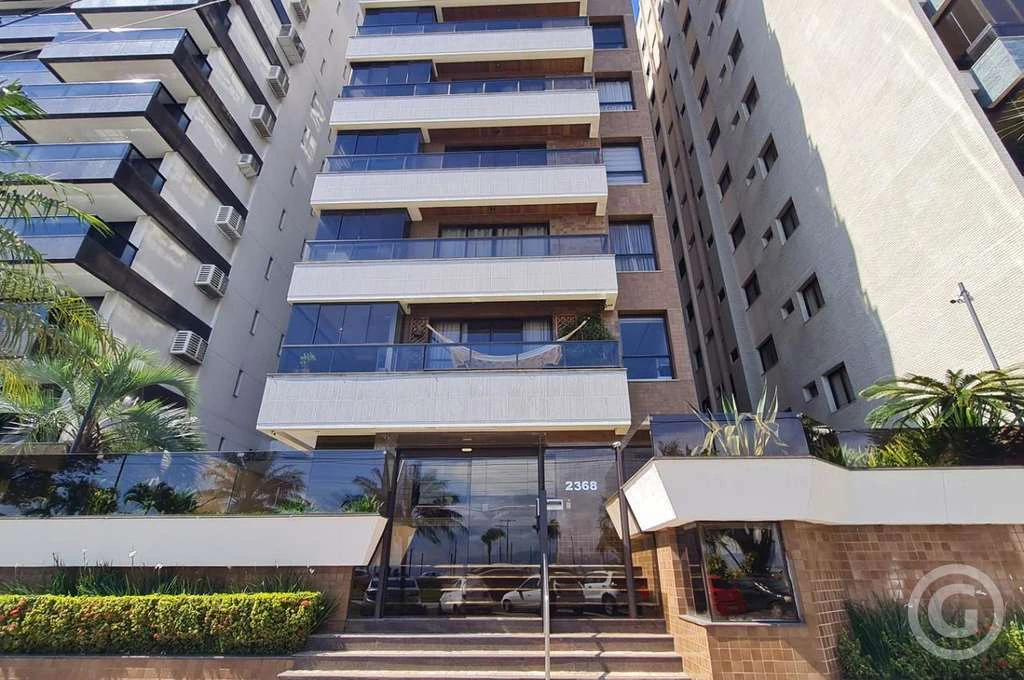 4-bedroom apartment with a private BBQ area — photo 2