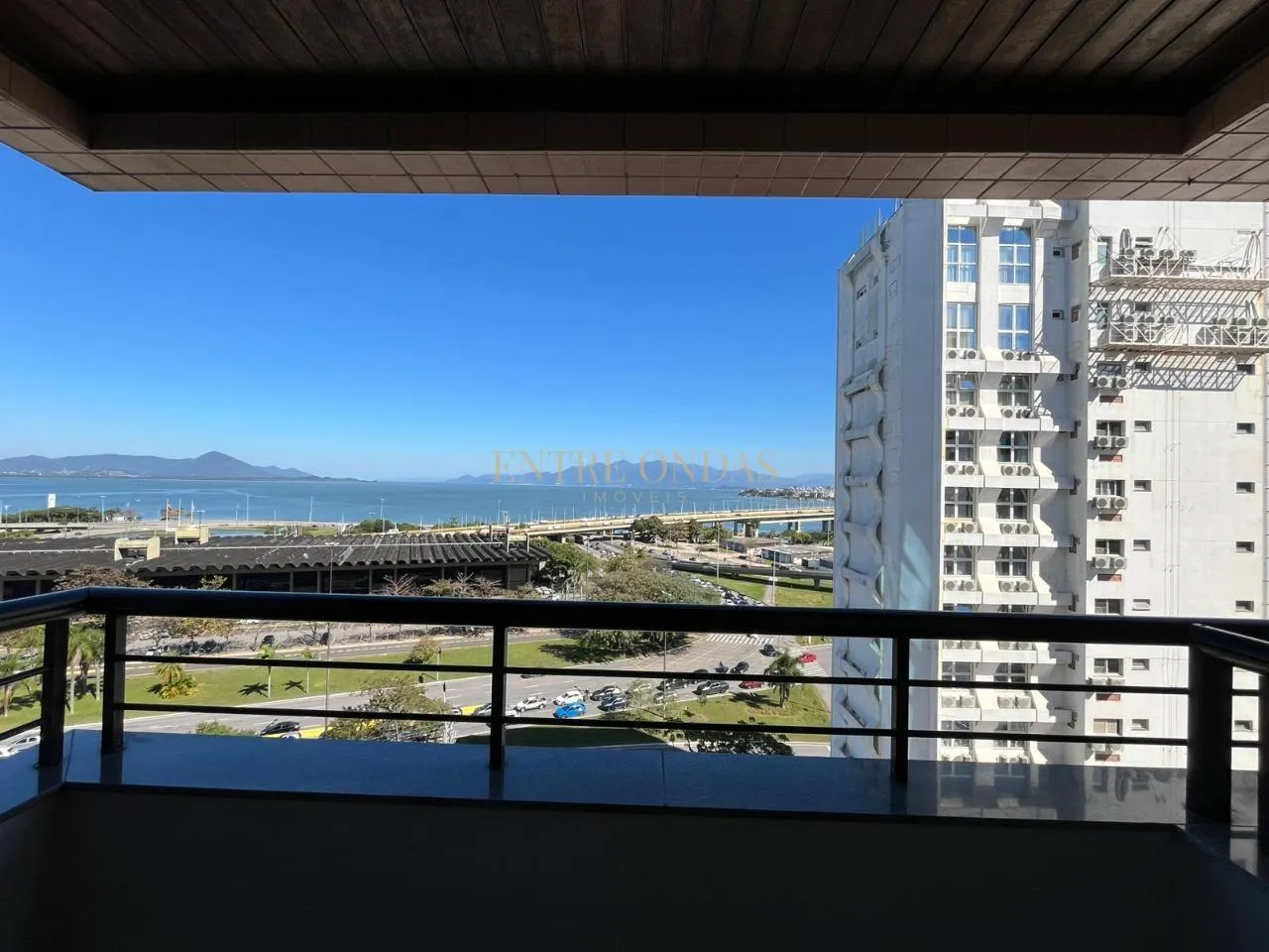 Apartment on the 1st floor with a water view — photo 15