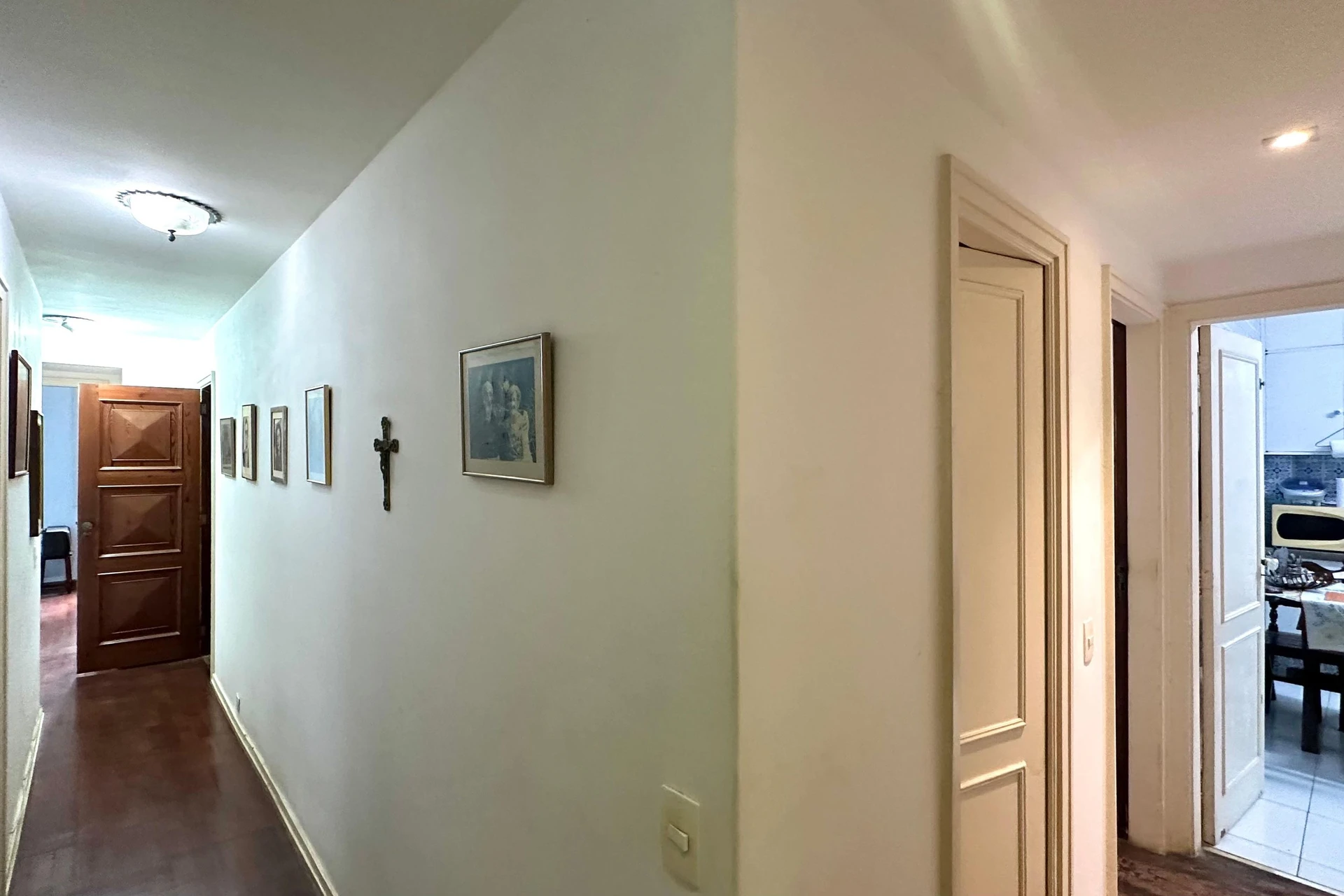 200 m² apartment with a washing machine and a home office — photo 37