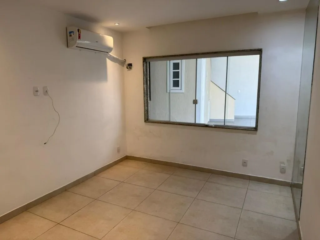 House with 5 bedrooms and 4 bathrooms plus open pool — photo 18