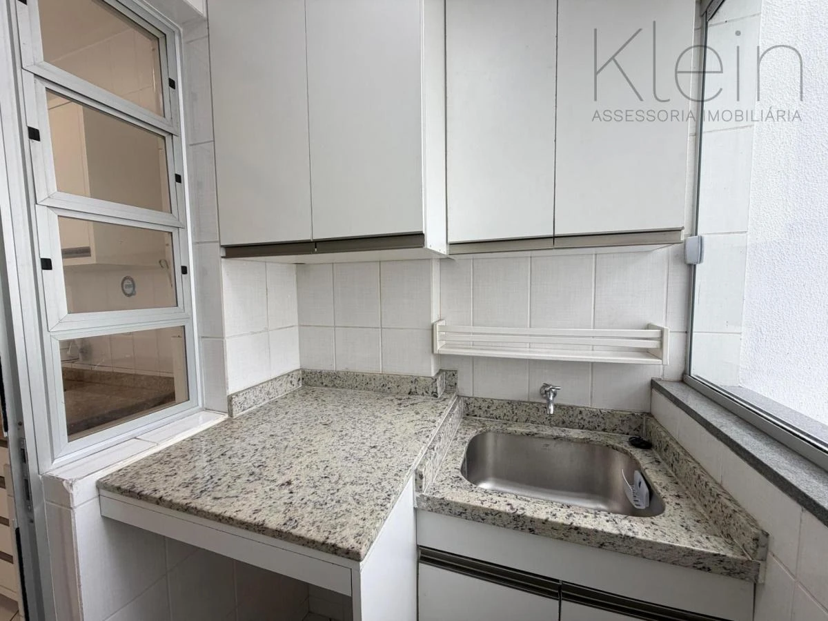 Glass-enclosed balcony in a 3-bedroom apartment, 75 m² — photo 23