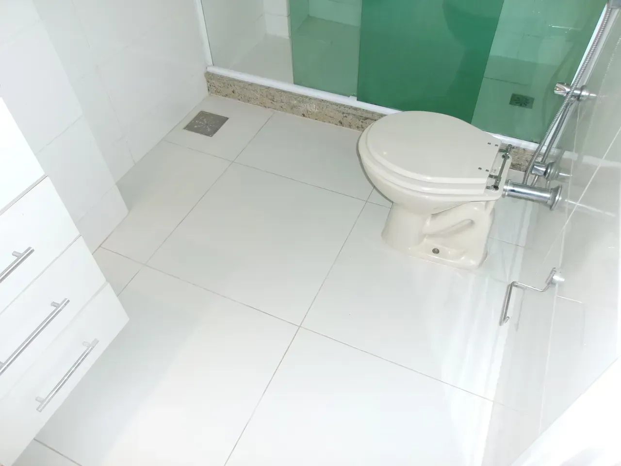 2-bedroom apartment with wood or laminate floors — photo 16