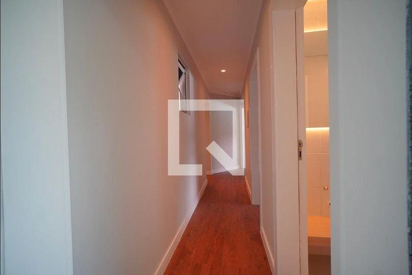 Apartment, 205 m², with a glass-enclosed balcony — photo 33