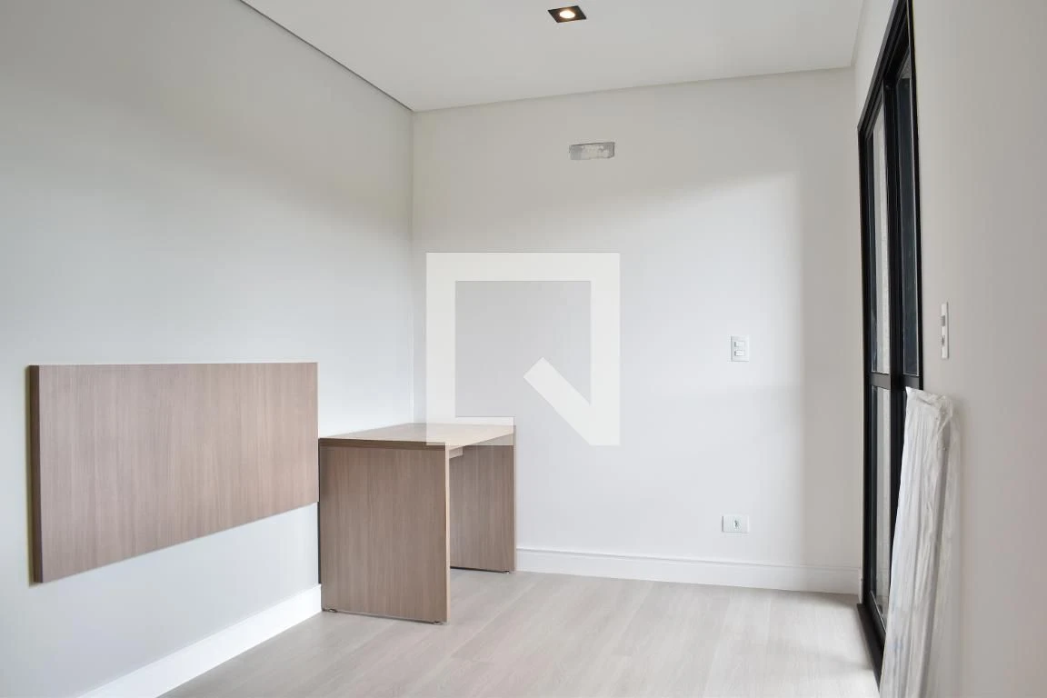 Studio, 33 m², with a home office — photo 16