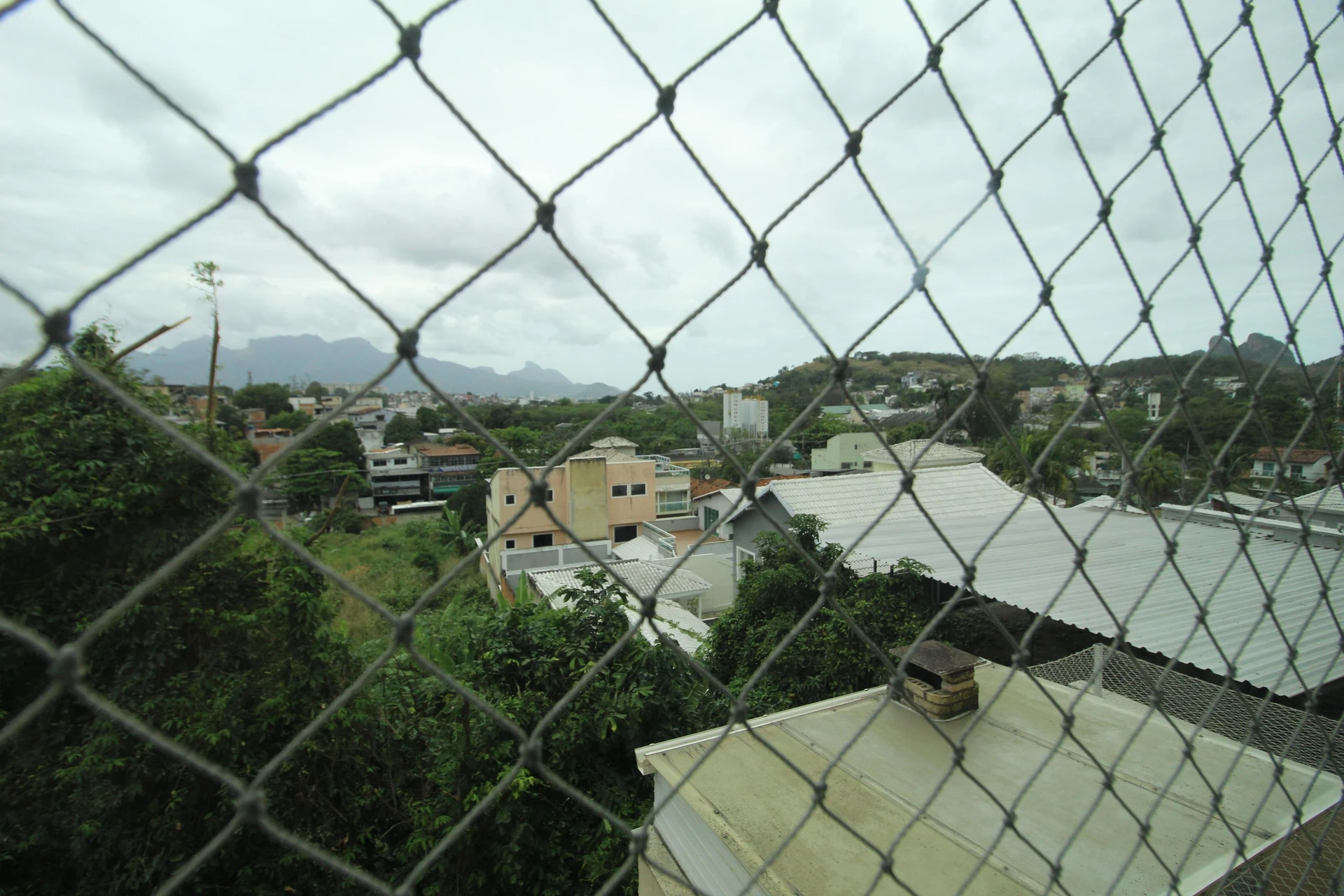 Rental apartment with 3 en-suite bedrooms and balcony — photo 24