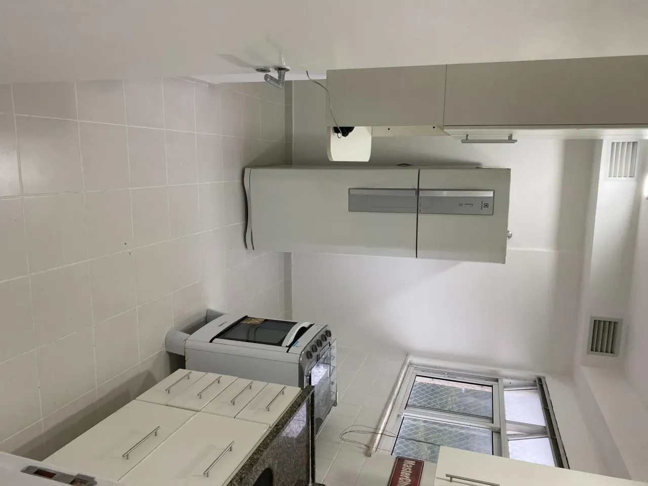 Apartamento mobiliado de 2 quartos com 1 vaga e varanda — photo 2