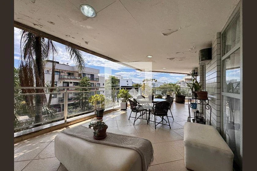 Glass-enclosed balcony in a 2-bedroom apartment, 115 m² — photo 7