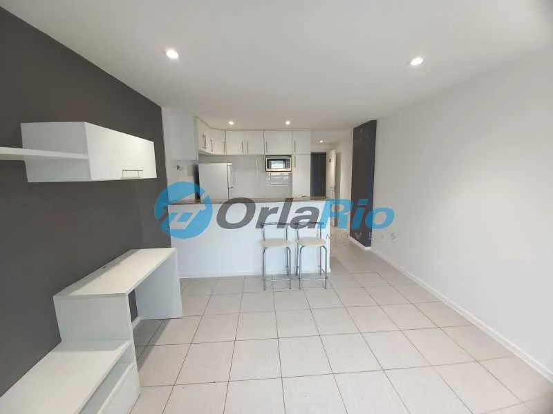 Furnished 1-bedroom apartment with open-plan kitchen — photo 7