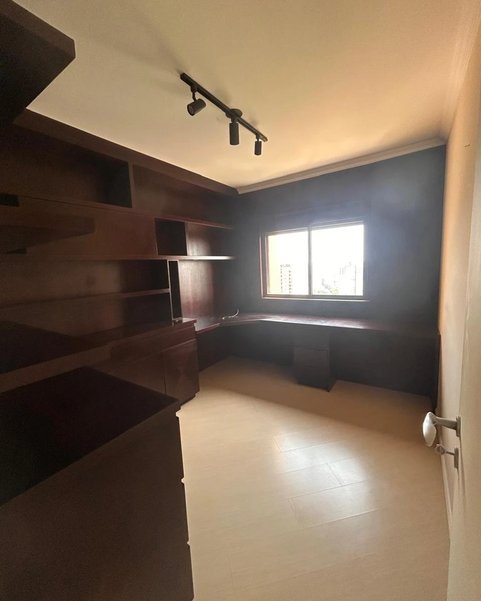 3-bedroom apartment with a home office in Curitiba — photo 10
