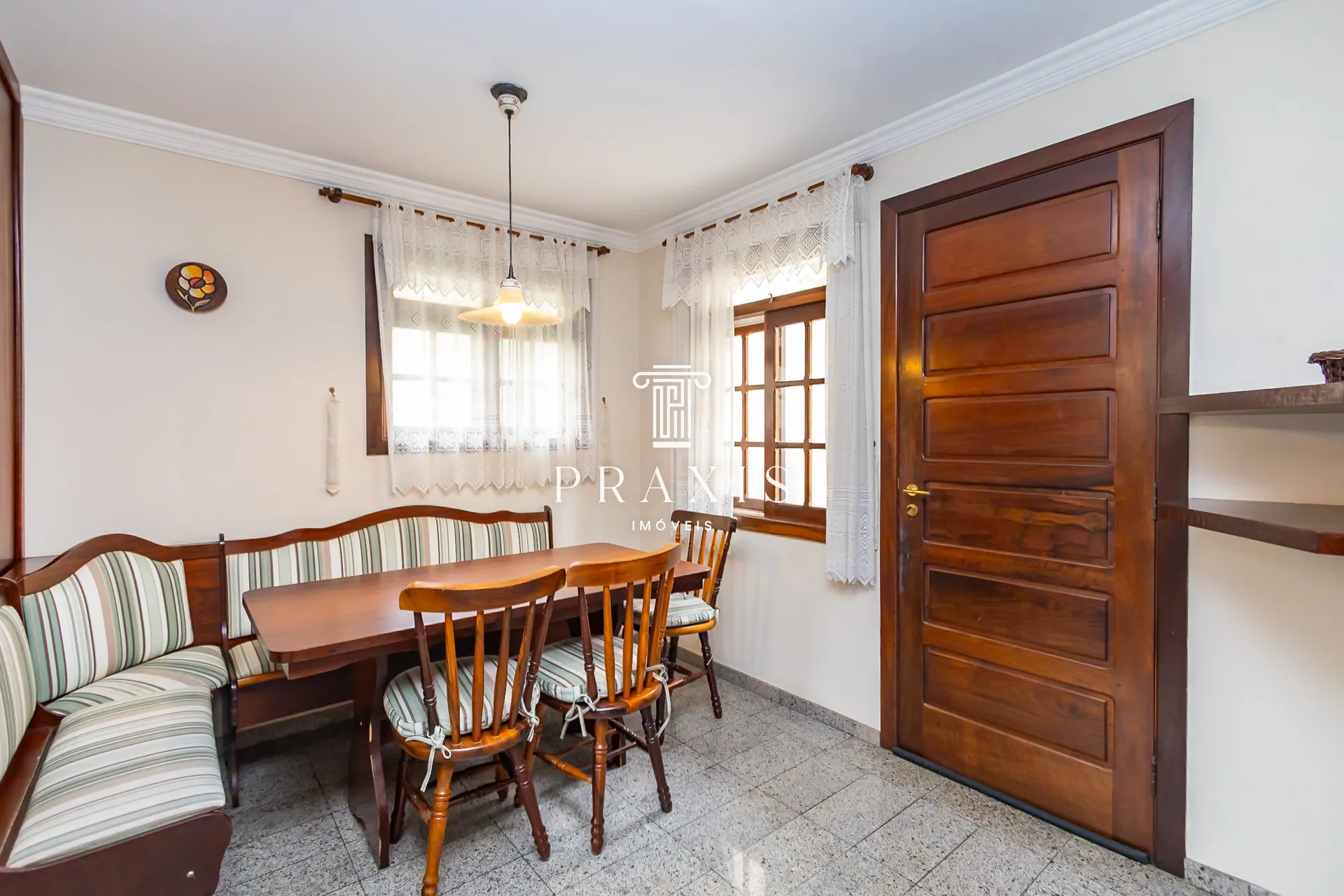 207 m² house with 5 bedrooms, 2 suites and 2 parking — photo 9