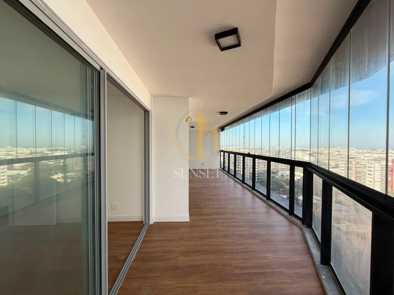 3-bedroom apartment with a water view — photo 8