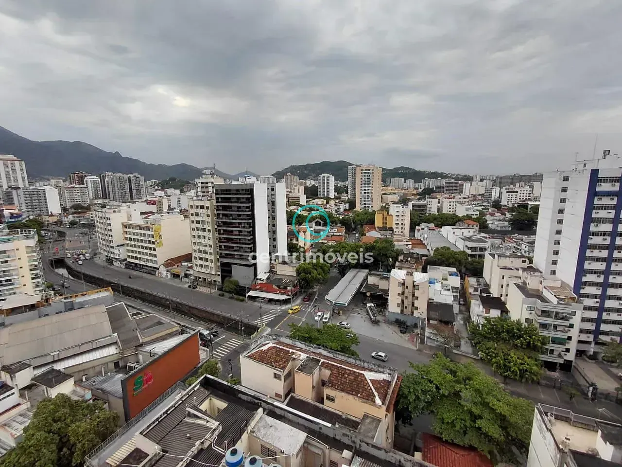 2-bedroom apartment with a mountain view in Rio de Janeiro — photo 22