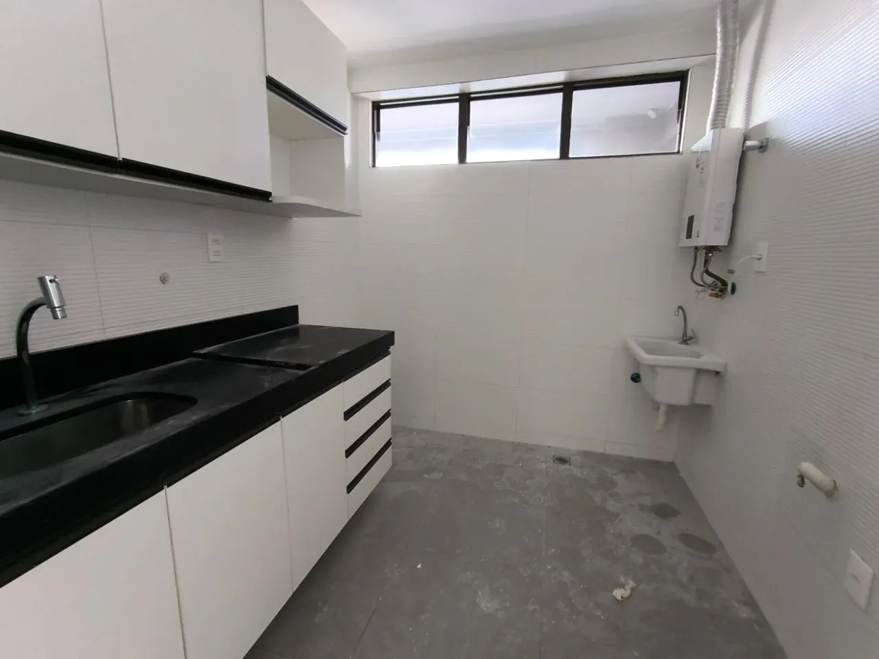Apartamento com 2 quartos e varanda, com 2 vagas