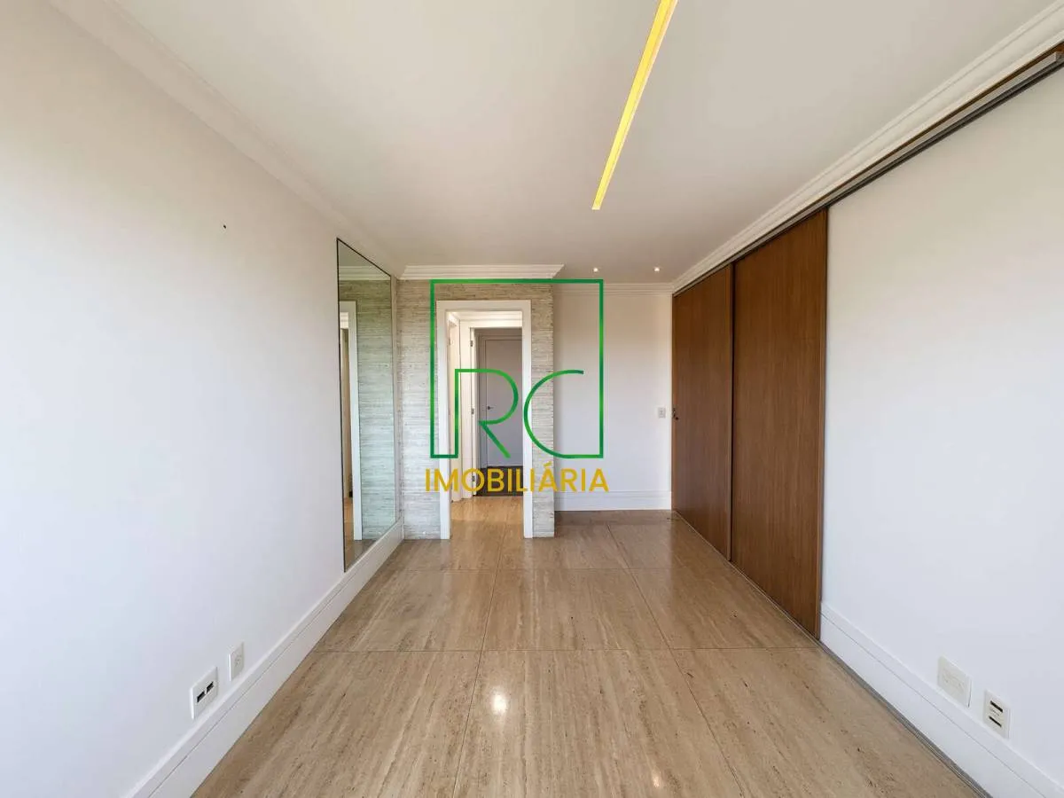 4 quartos e janelas do piso ao teto: apartamento de 174 m² — photo 42