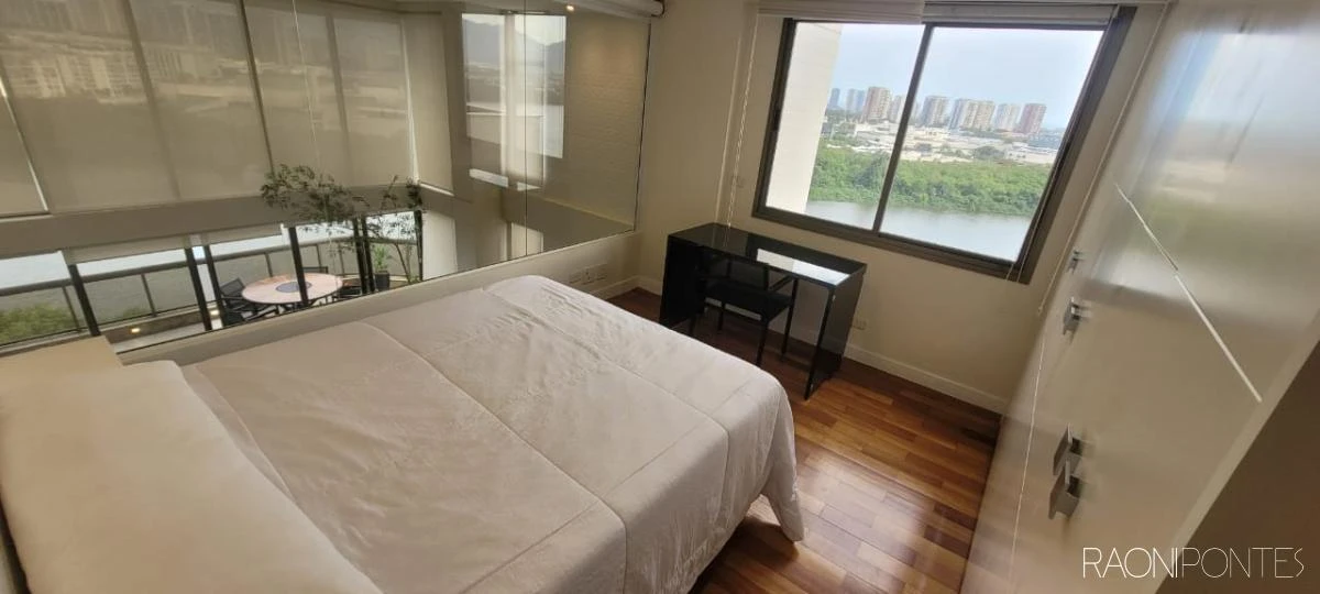 3-bedroom apartment with a water view in Rio de Janeiro — photo 19