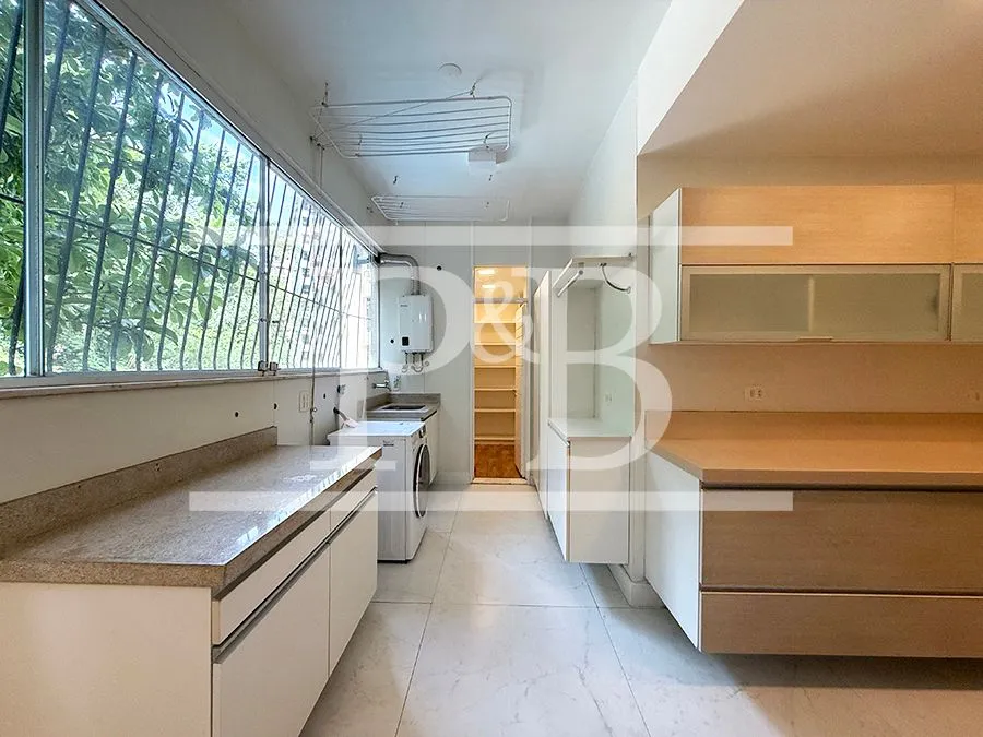 Furnished apartment, 230 m², with a bathtub — photo 16