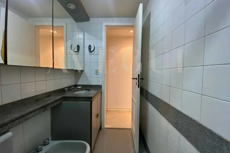Washing machine in a 2-bedroom apartment, 103 m² — photo 20