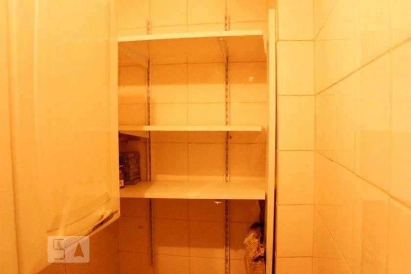 Apartment with 2 bathrooms, balcony and laundry area — photo 47