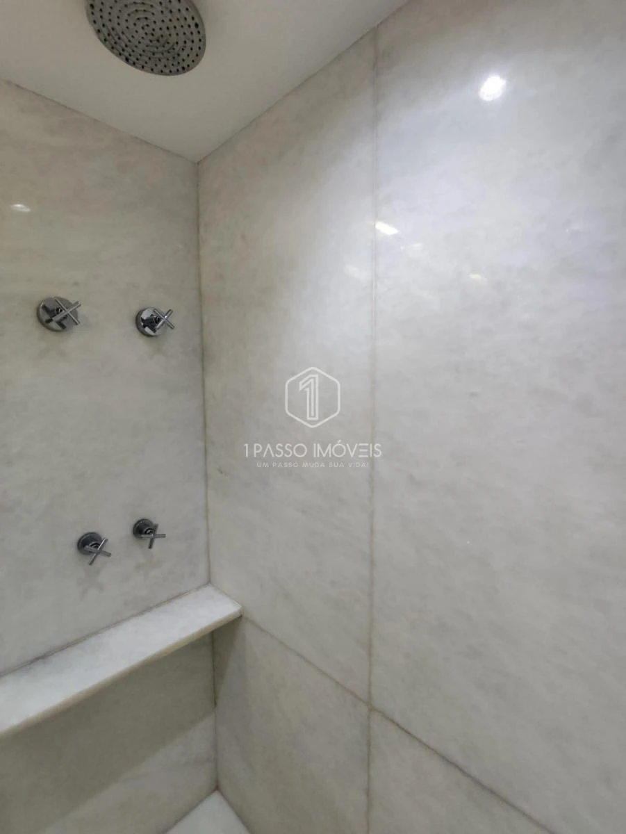 82 m² apartment with 2 en-suite bedrooms and balcony — photo 15