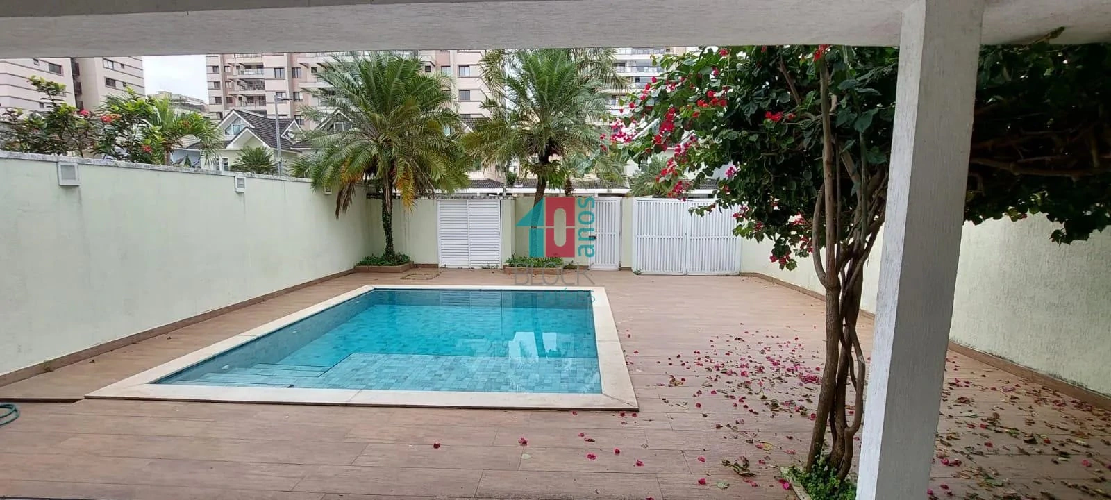 Casa de 200 m² com 4 suítes e 3 vagas — photo 16