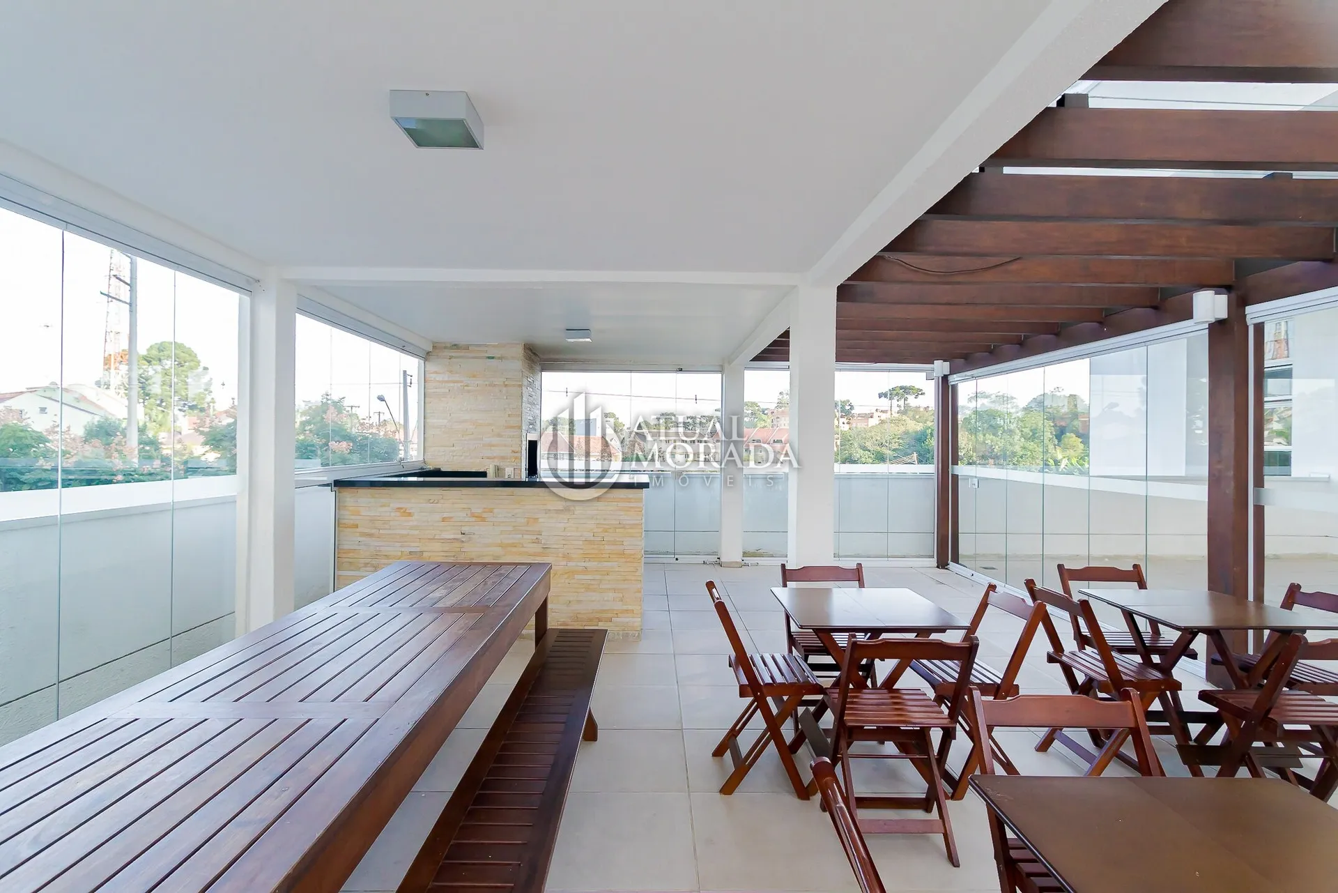 Furnished 2-bedroom apartment with open-plan kitchen — photo 42