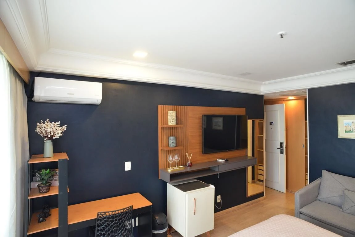 Apartamento de 1 quarto com varanda e box de vidro — photo 2