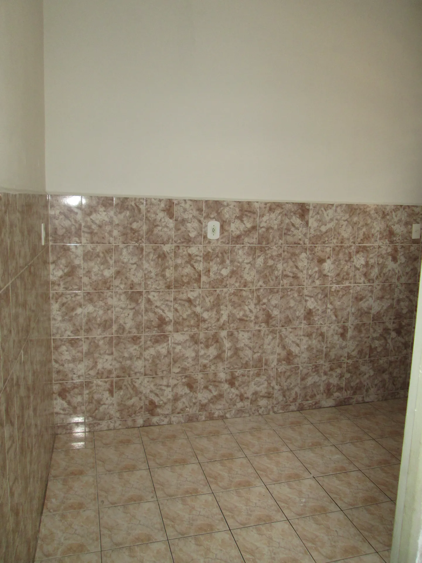 Apartment, 74 m², with wood or laminate floors — photo 2
