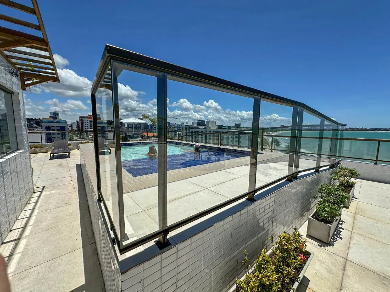 Furnished 1-bedroom apartment with private garden — photo 13