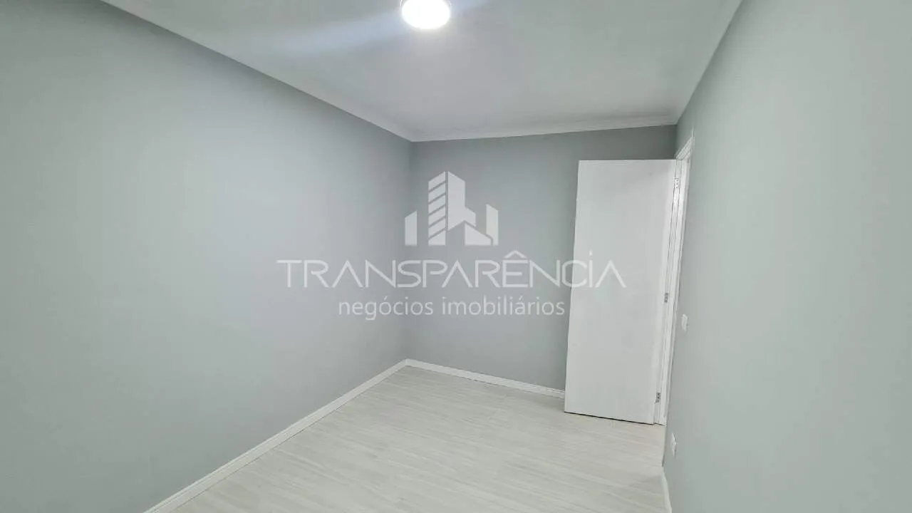 Wood or laminate floors in a 2-bedroom apartment, 45 m² — photo 8
