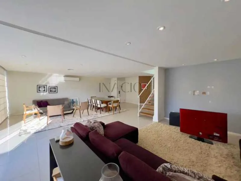 Furnished apartment with 3 bedrooms and 5 bathrooms — photo 26