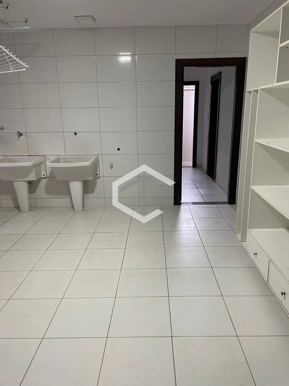 Casa com 5 suítes e 7 banheiros, 6 vagas — photo 13