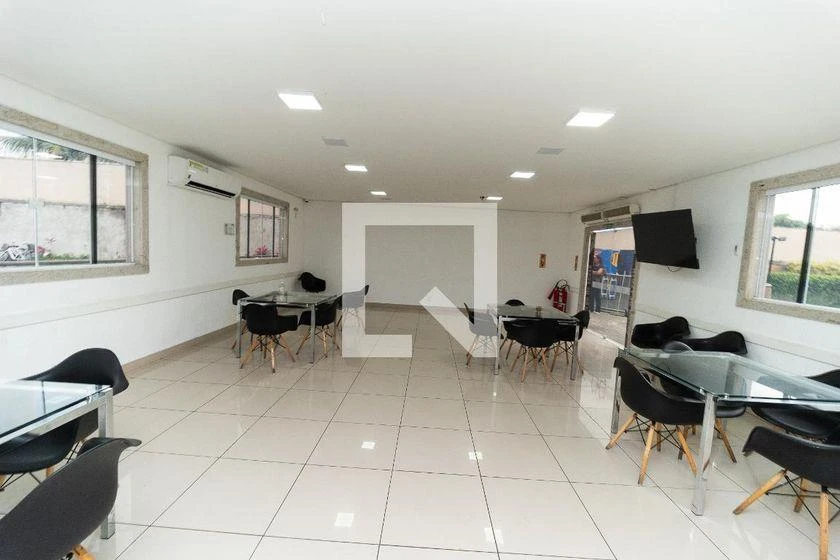 2-bedroom apartment in a building with a pool — photo 23