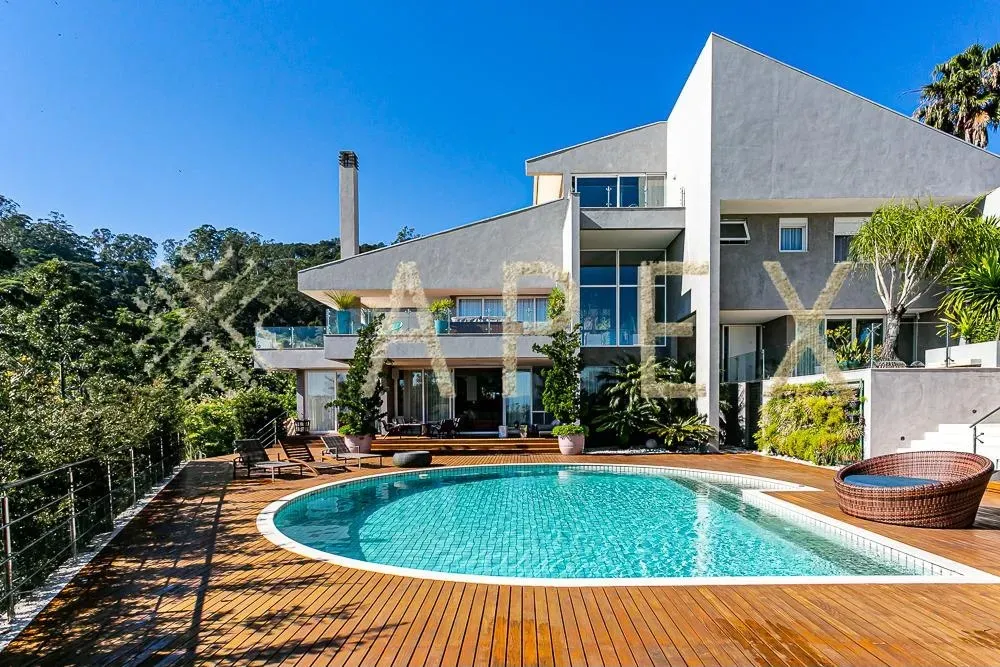 6 en-suite bedrooms, 9 bathrooms, 1600 m² and BBQ — photo 4