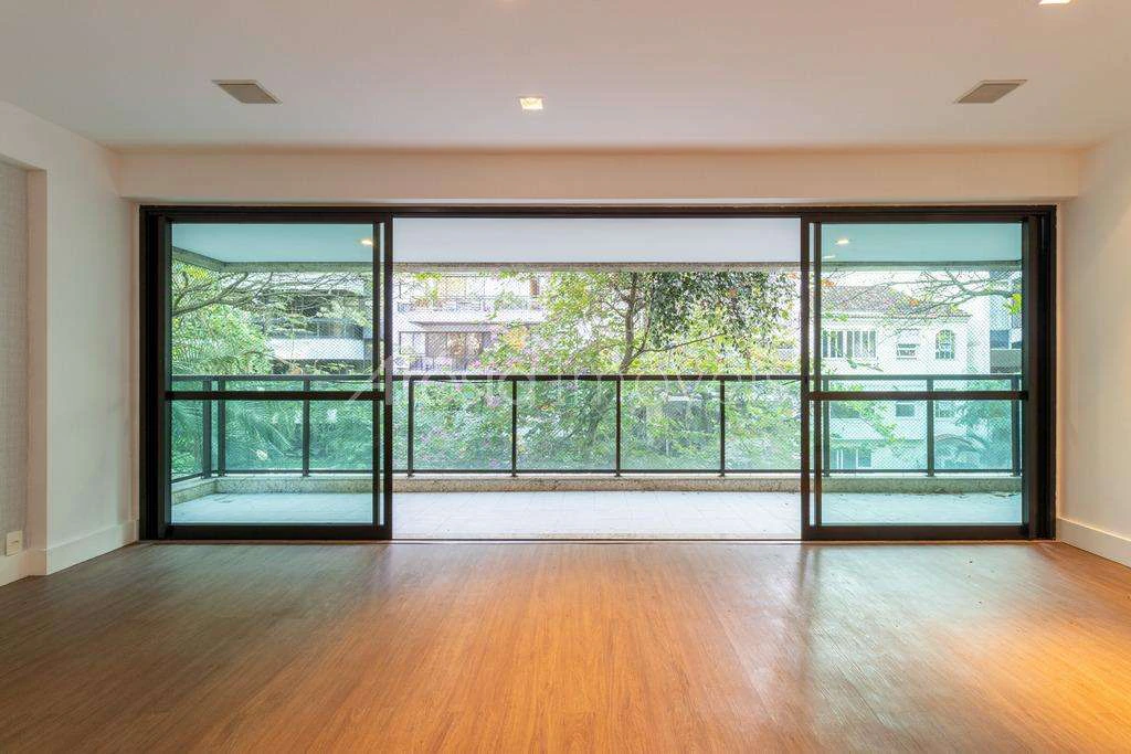 160 m² apartment with 3 en-suite bedrooms and 2 spots — photo 6