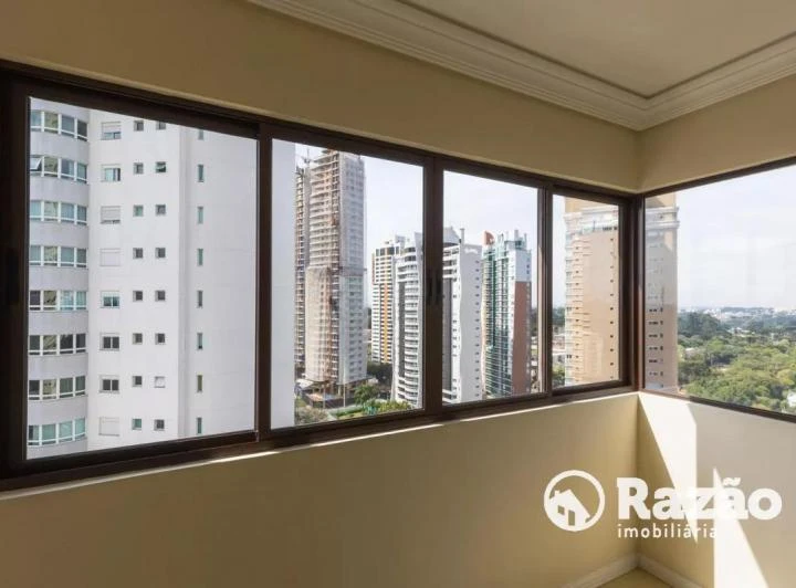 178 m² apartment with 4 bedrooms and city views — photo 3