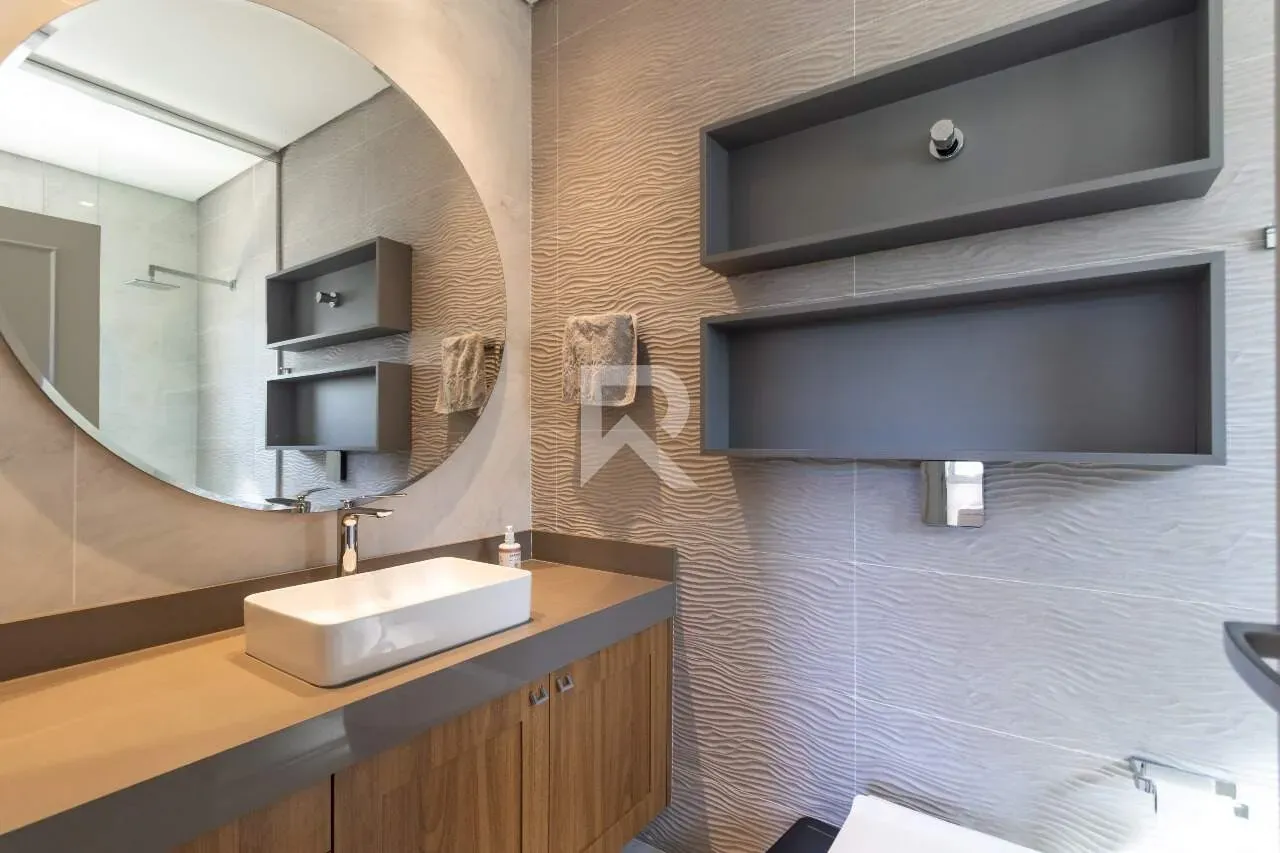 House with 4 en-suite bedrooms and private BBQ — photo 20
