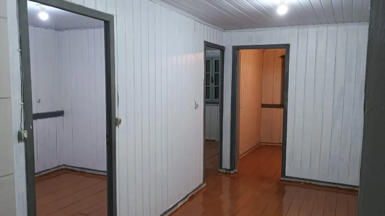 House, 90 m², with wood or laminate floors — photo 9