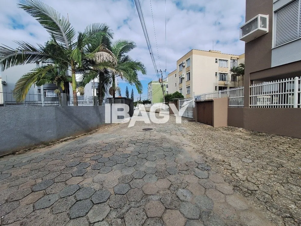 One-bedroom, 40 m² apartment in Florianópolis — photo 5
